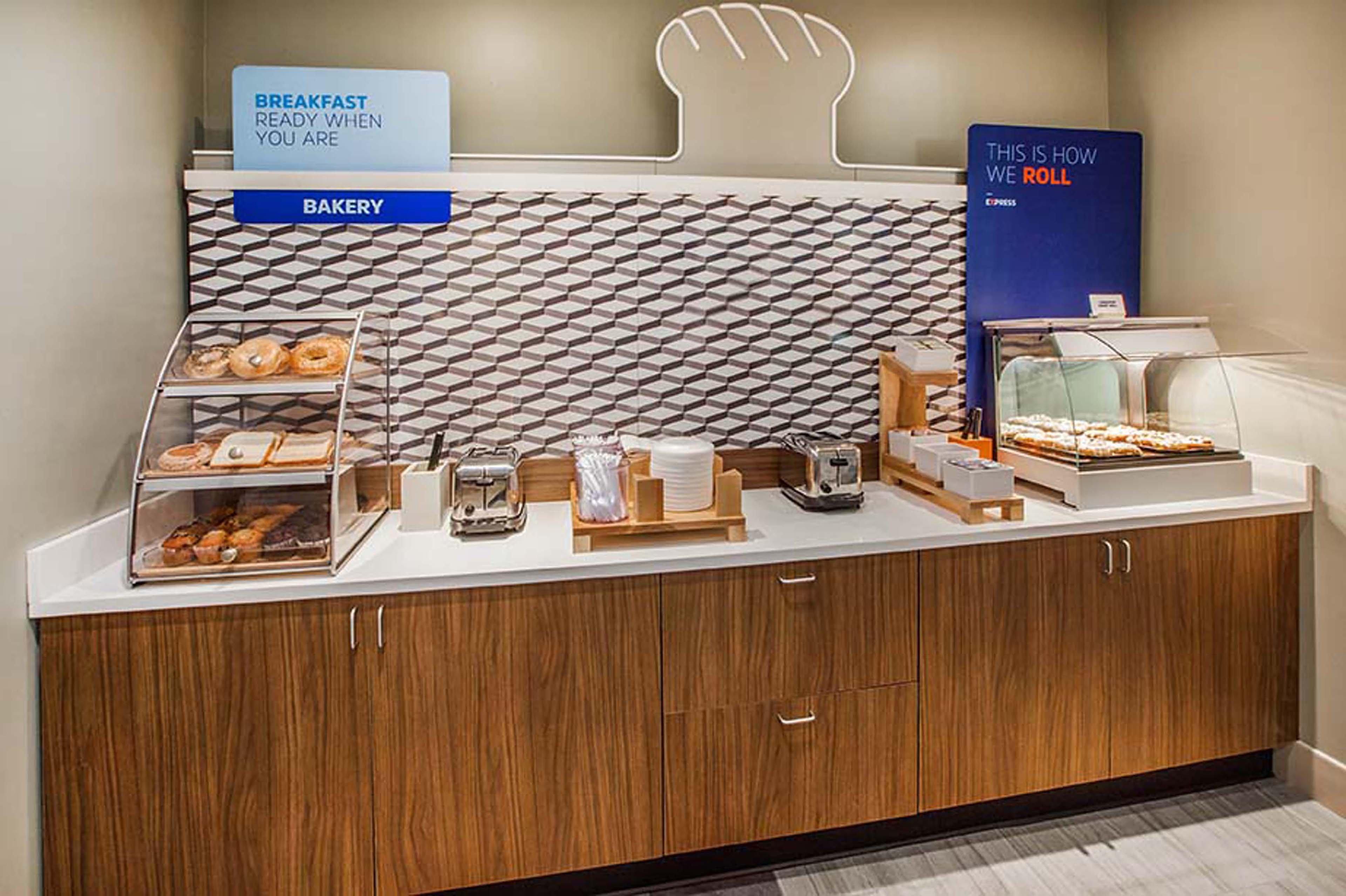 Holiday Inn Express Boston Brockton By Ihg Extérieur photo